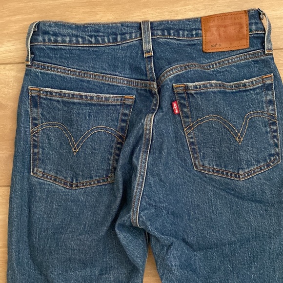 Levi 501 skinny jeans in classic blue (Aritzia) - Picture 7 of 9